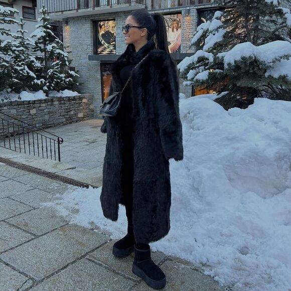 Black platform UGGS - Picture 1 of 7